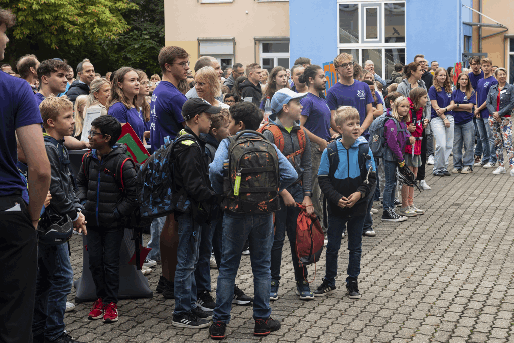 Erster Schultag für rund 180 Fünftklässler am ASG