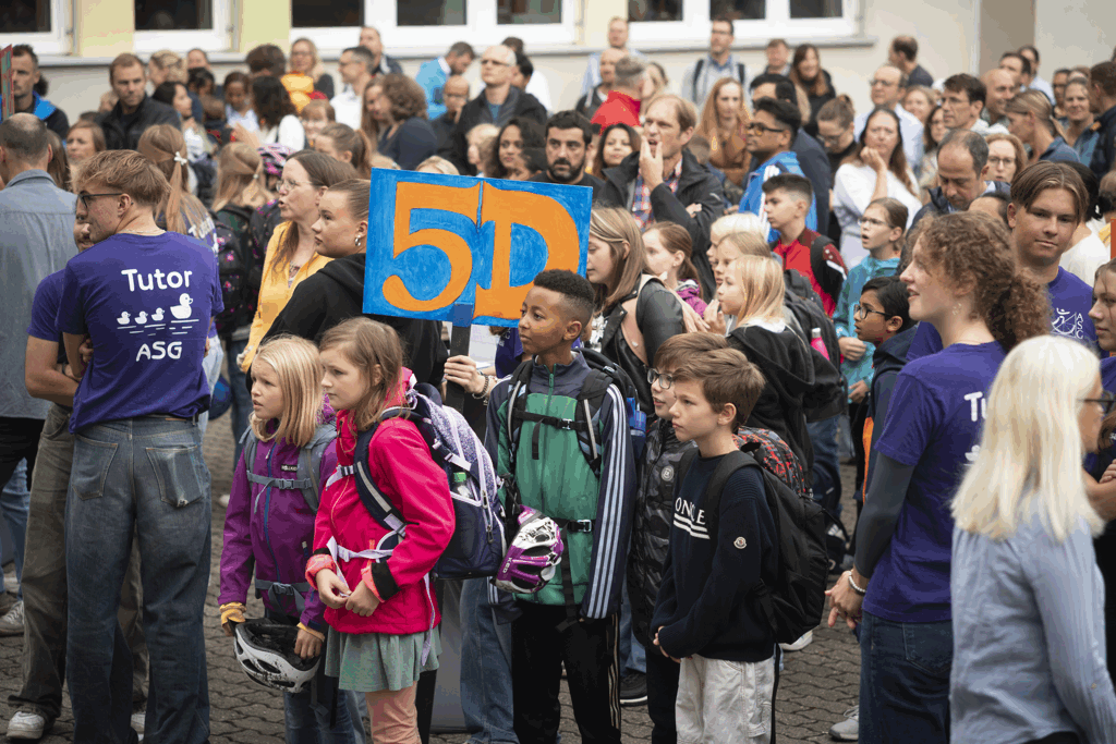 Erster Schultag für rund 180 Fünftklässler am ASG