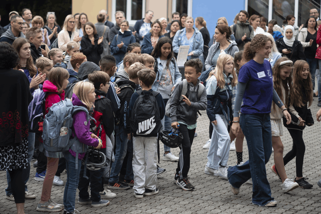 Erster Schultag für rund 180 Fünftklässler am ASG