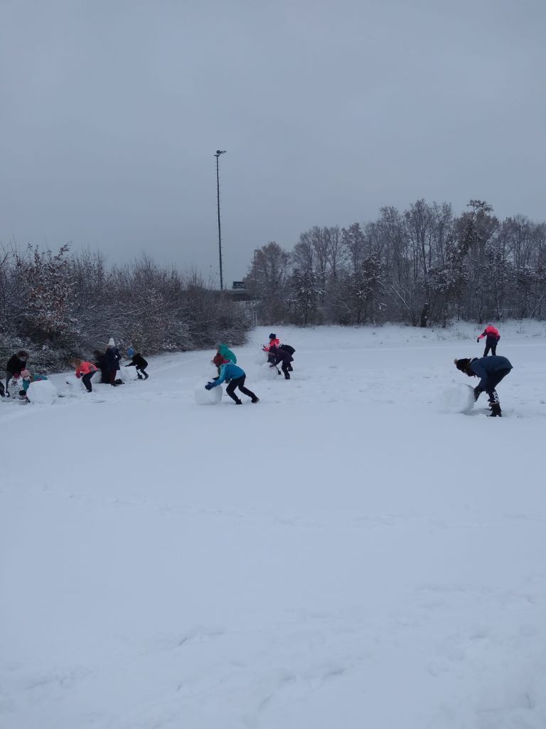 Geht nicht - gibt's nicht: Sportunterricht findet am ASG hygienisch einwandfrei auch in Coronazeiten statt...