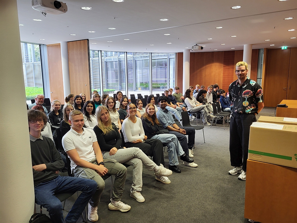 Du musst nach Berlin. Da jeh&ouml;rste hin!