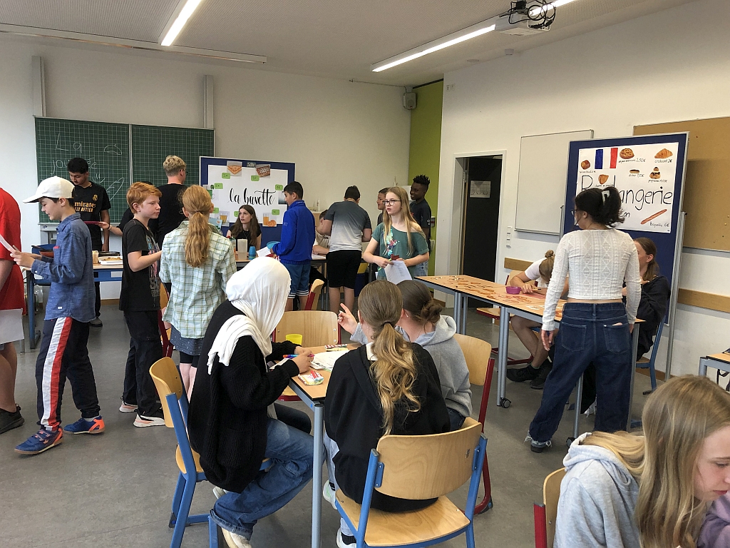 Bienvenue au village fran&ccedil;ais - Willkommen im Sprachendorf Franz&ouml;sisch