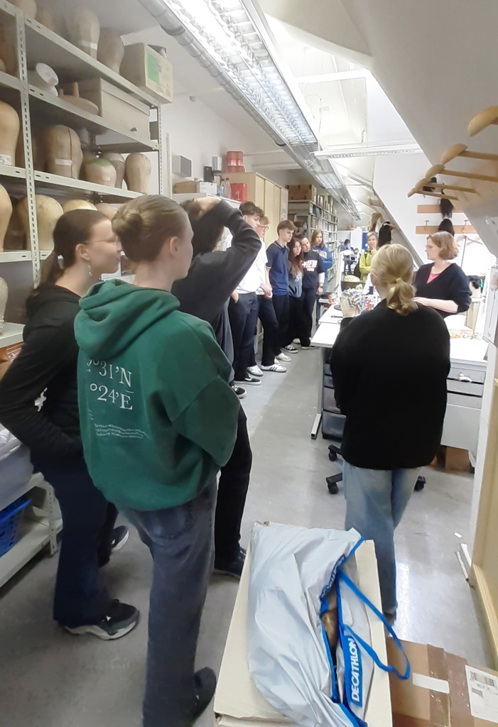 B&uuml;hnen frei und andere Blickwinkel f&uuml;r die 11a im Staatstheater