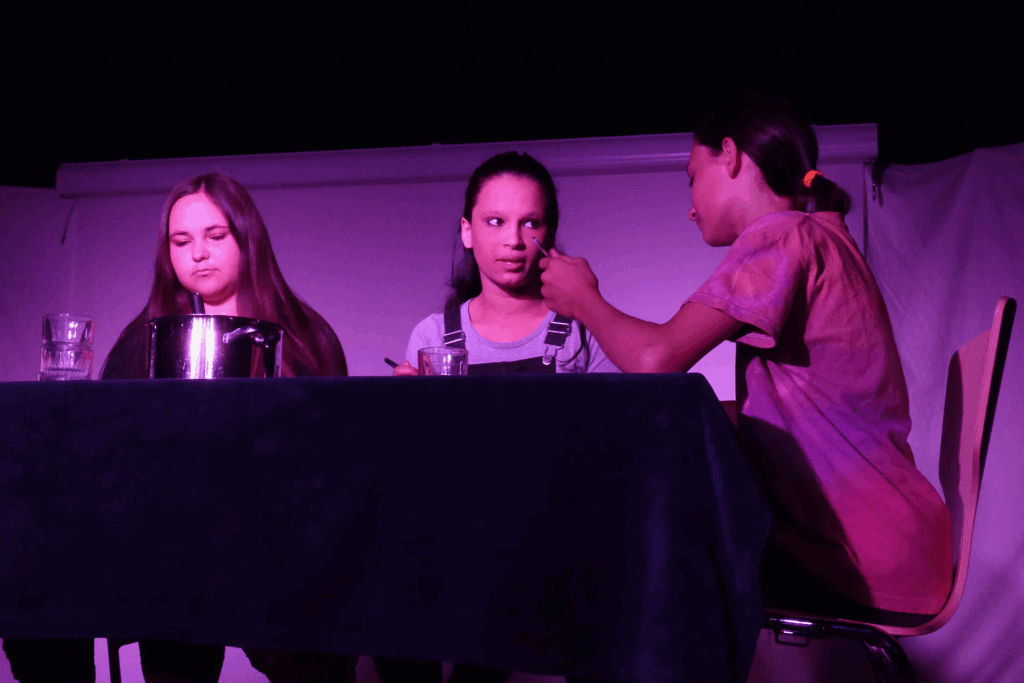 Bunt, nicht nur im Theaterkeller!