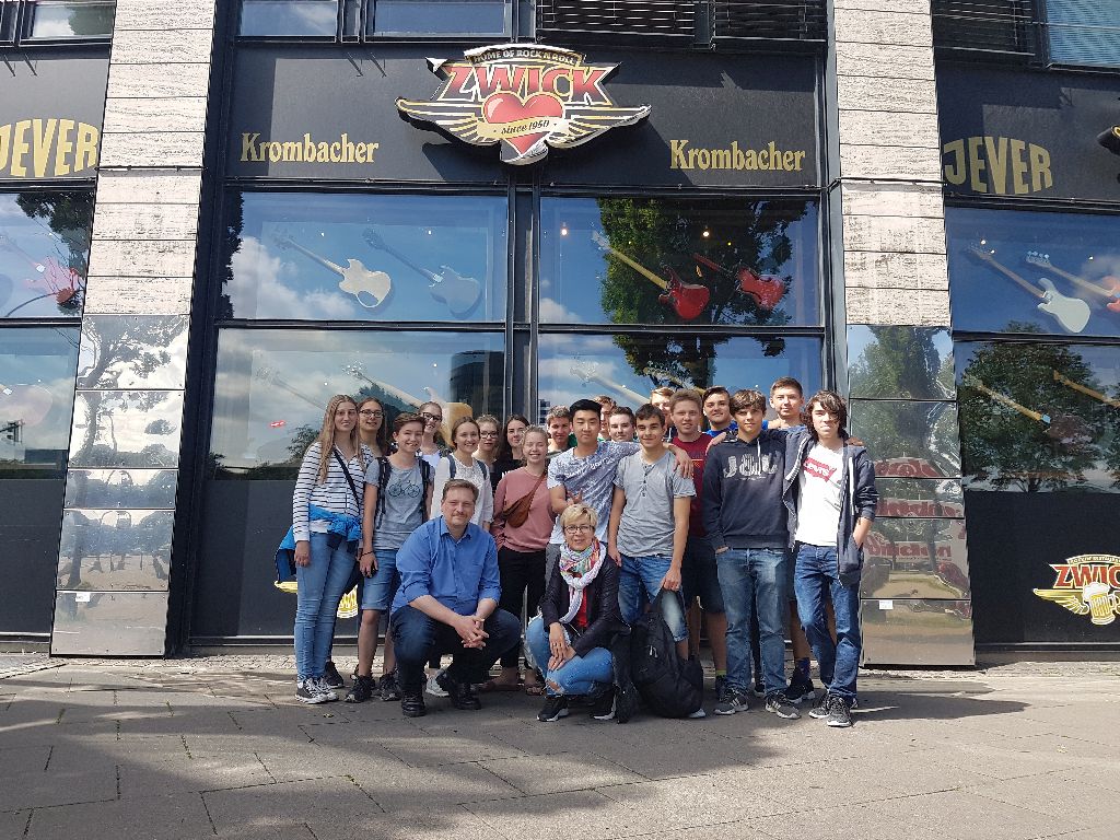 Studienfahrten der Q11: Irland, Hamburg, Alpencross, Ligurien, Verona