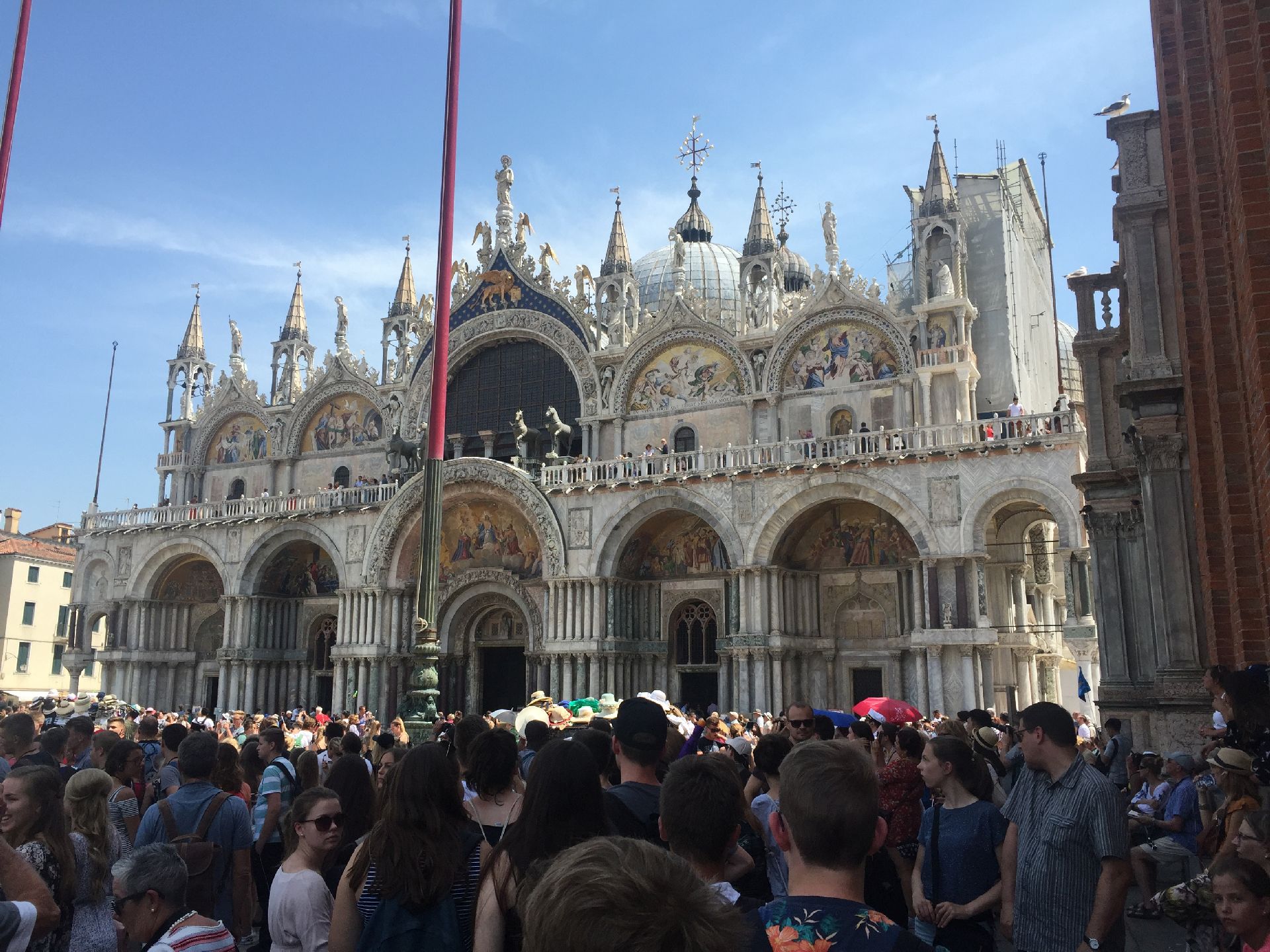 Studienfahrten der Q11: Irland, Hamburg, Alpencross, Ligurien, Verona