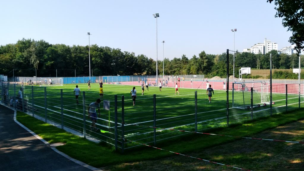 K&auml;figfu&szlig;ball?