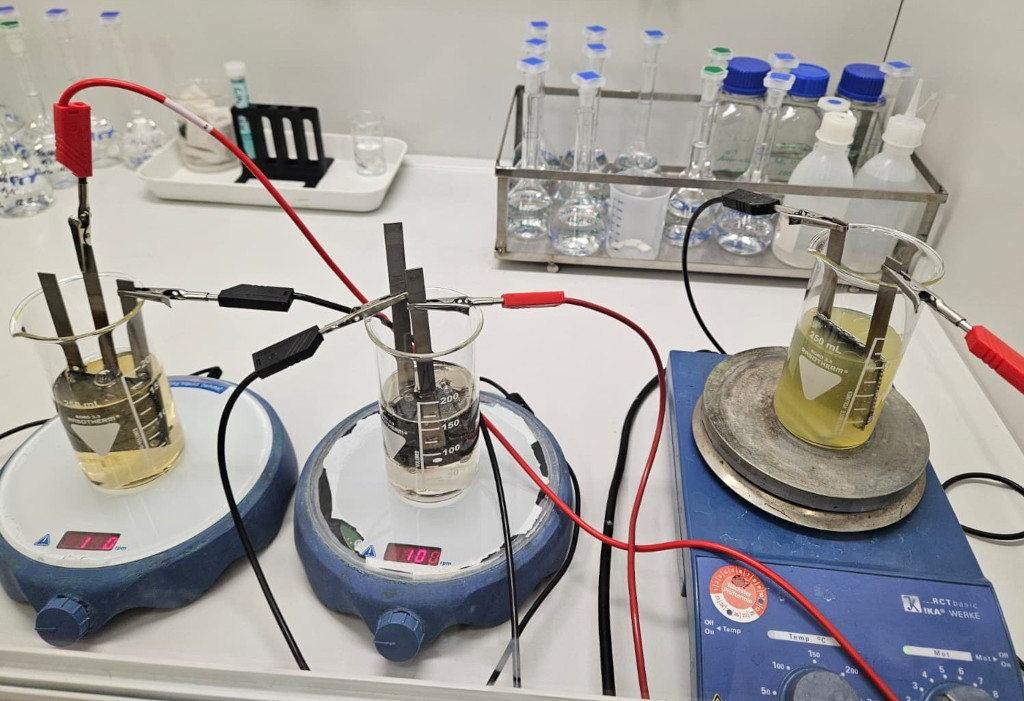 Besuch bei der FAU: Atome sichtbar machen und Zukunft gestalten!