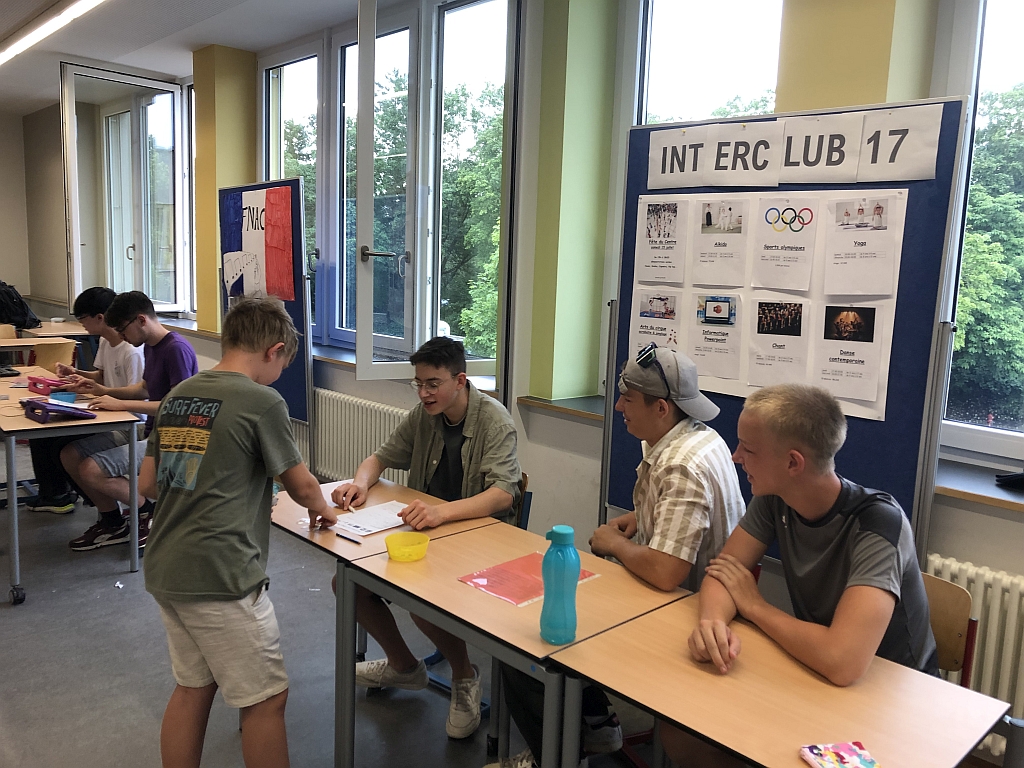 Bienvenue au village fran&ccedil;ais - Willkommen im Sprachendorf Franz&ouml;sisch