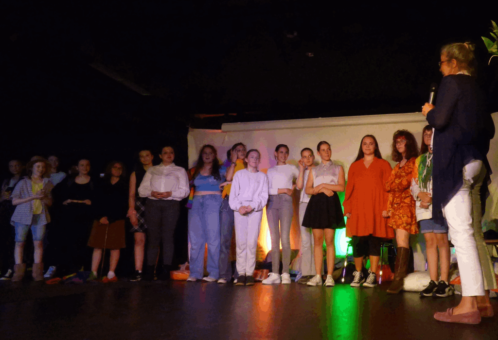 Bunt, nicht nur im Theaterkeller!