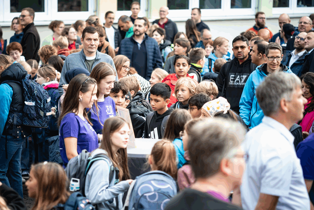 Ein herzliches Willkommen f&uuml;r 172 F&uuml;nftkl&auml;ssler am ASG