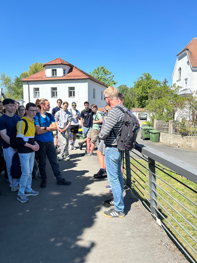 Exkursion durch Erlangen: Spurensuche zwischen Hugenotten und Nationalsozialismus