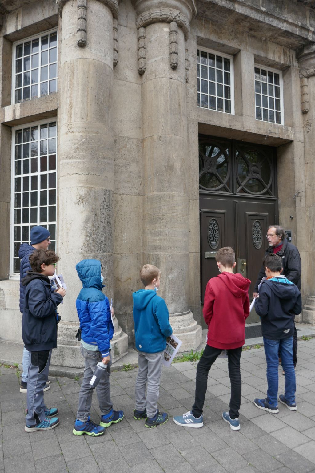 Exkursion "Naturwerksteine an historischen und modernen Bauten in Erlangen"