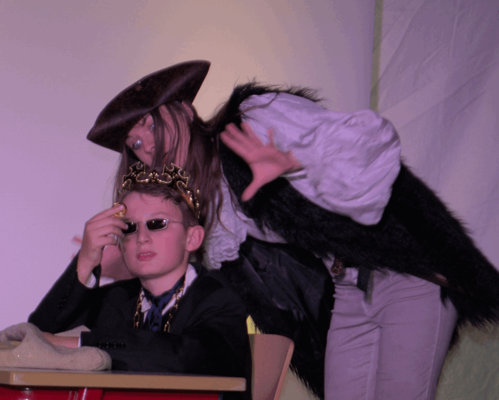 &bdquo;Familiengeschichten&ldquo;  Auff&uuml;hrung des Mittelstufentheaters am 9.7.25