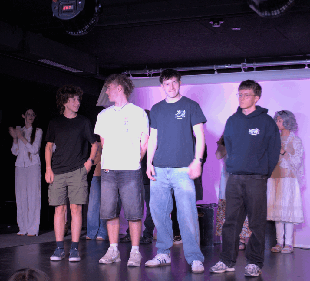 &bdquo;Familiengeschichten&ldquo;  Auff&uuml;hrung des Mittelstufentheaters am 9.7.25