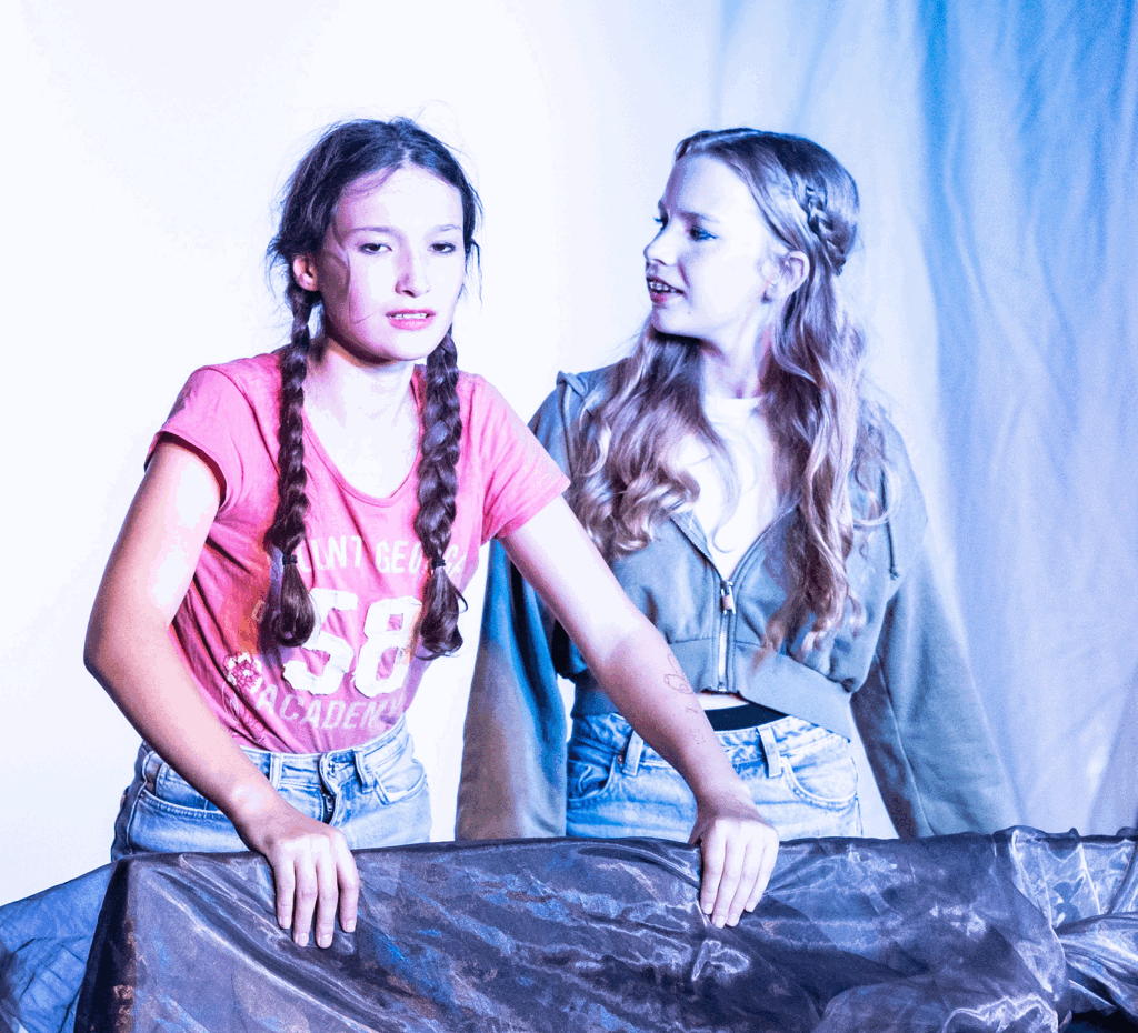 &bdquo;Familiengeschichten&ldquo;  Auff&uuml;hrung des Mittelstufentheaters am 9.7.25