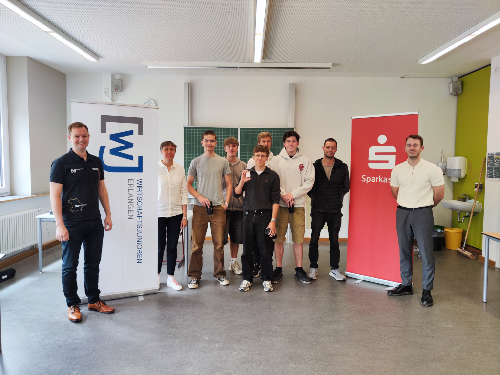 Jung, kreativ, unternehmerisch: Schulfinale des Gesch&auml;ftsmodell-Pitches am ASG  begeistert Fachjury