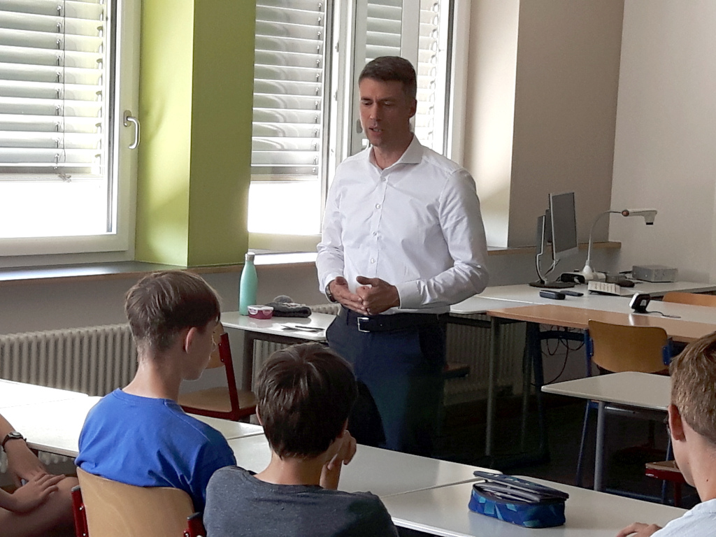 Stefan M&uuml;ller, MdB zum Gespr&auml;ch am ASG