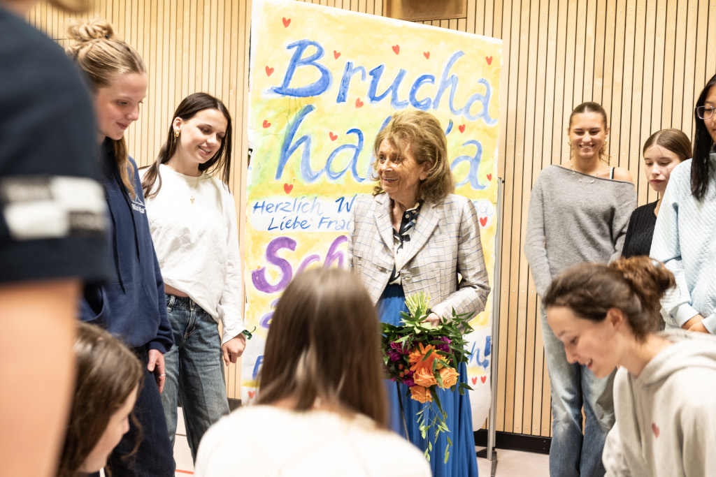 Verfolgt und versteckt- ein Besuch von Dr. Charlotte Knobloch