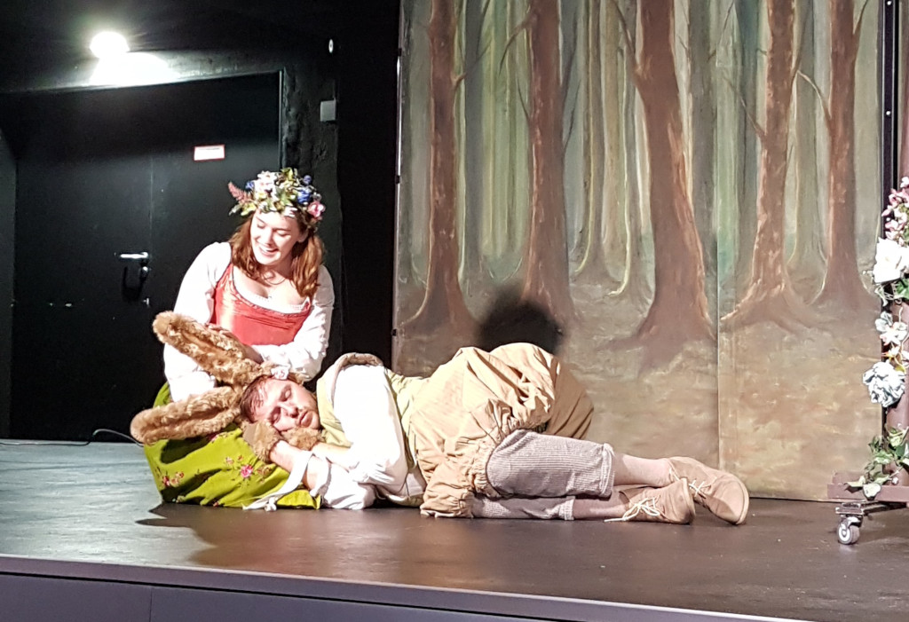 White Horse Theatre: A Midsummer Night&acute;s Dream