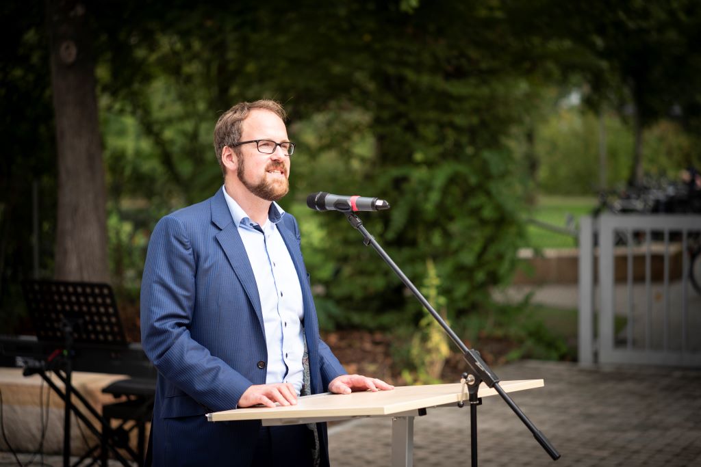 Wiederer&ouml;ffnung des sanierten Pausenhofs